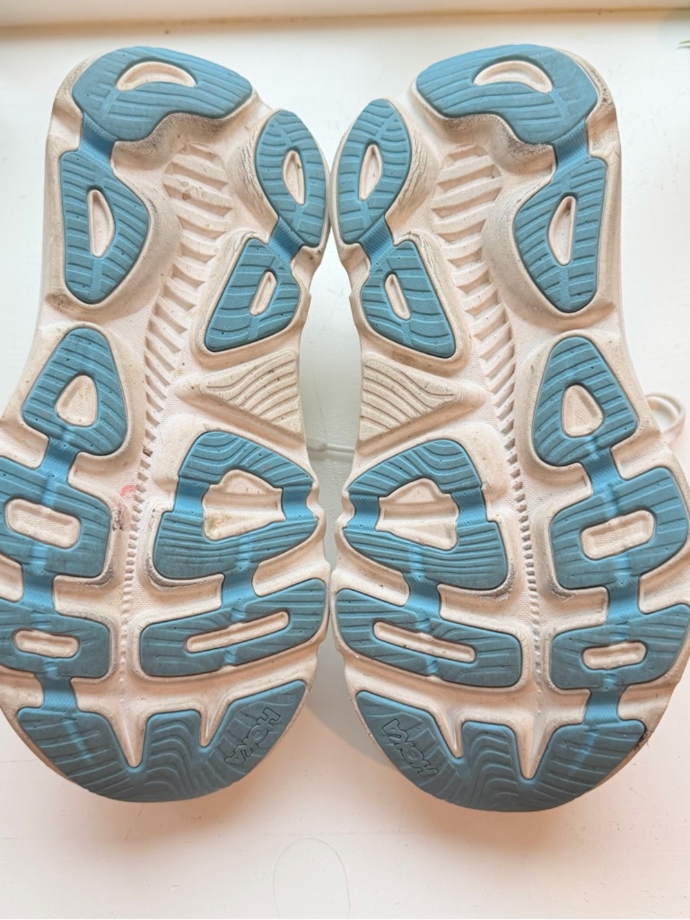 Hoka Gaviota 5 Running Sneakers, Women’s 8.5 - Picture 5 of 9